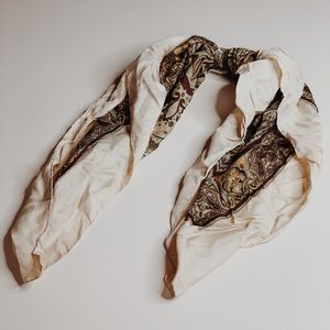 🗝 Vintage Scarf